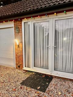 The Spinney - A Cozy One-Bedroom Flat - Sleeps 2 - 1