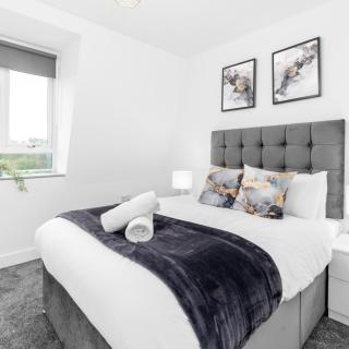 Stylish 2Bed Apartment - Fast Wi-fi - Smethwick - Balcony - Parking 5MC - 4