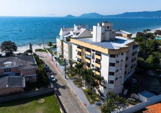 C104 Ap pé na areia com vista de frente para o mar - 2