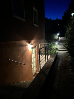 schöne Einliegerwohnung mit Stellplatz - 3