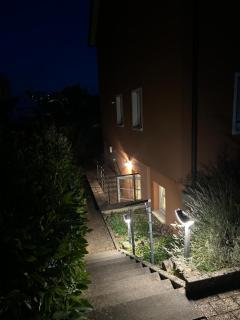 schöne Einliegerwohnung mit Stellplatz - 2