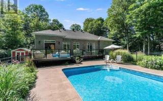 Family friendly place with pool and jacuzzi - 1