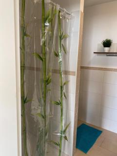 schöne Einliegerwohnung mit Stellplatz - 3