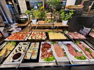 DELF INN Adults Only - 7