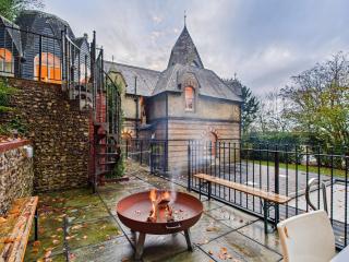 19th Century Manor with Hot Tub - 6