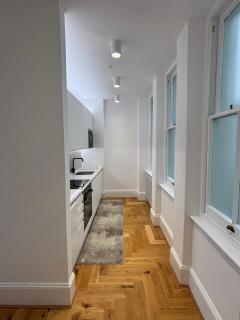 FOX ON THE HOE - Luxury Apartment accommodation - 3