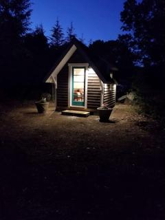 Idyllic Tiny House with a Chiminea Ideal for Weekend Getaways from Boston - 2