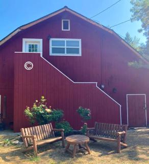 Secluded Farm Stay for a Perfect Oregon Glamping Experience - 8