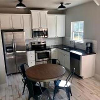 Cozy Cabin in the Texan Countryside for Glamping Vacations in Wimberley - 8