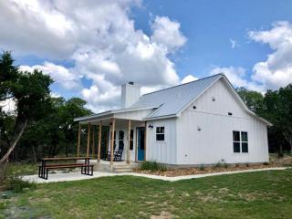 Charming Cabin for Glamping Vacations in Wimberley, Texas - 3