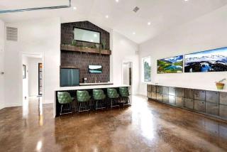 Charming Cabin for Glamping Vacations in Wimberley, Texas - 2