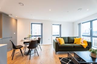 Royal 2-Bed Penthouse in Central Location - 1