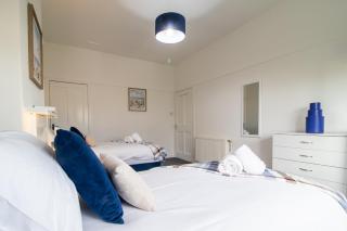 Bella House - 3 bed house in Glasgow - 8