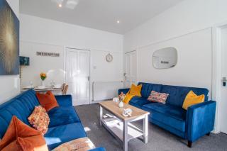 Bella House - 3 bed house in Glasgow - 0