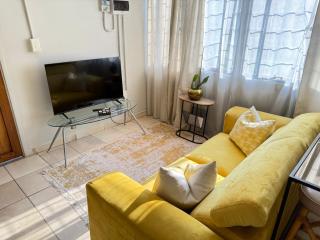 Cozy Garden Cottage - 5