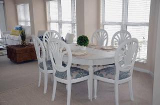 Modern Three-Bedroom Oceanfront Apartment with Private Balcony - 4