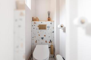 Frankies Borough Apartment - 3