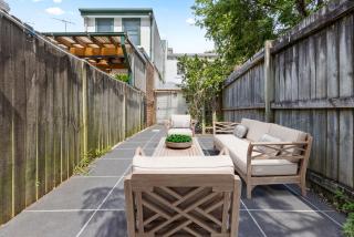 2BR Darlington Home for 6 with Balcony - 6