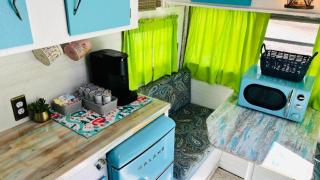 Vintage Airstream Ideal to Reconnect with Nature in Indiana - 1