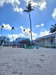 Beautiful 2 bedroom apartment on the beach - 9