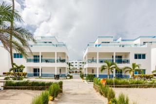 Beautiful 2 bedroom apartment on the beach - 1