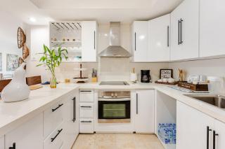 Beautiful 2 bedroom apartment on the beach - 3