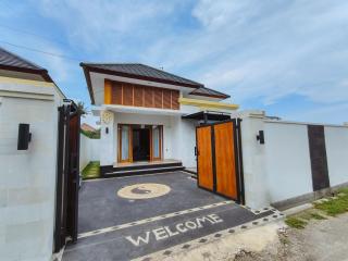 Karuna Villa with Garden - 3