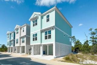 Waves & Wildlife Getaway at Summer Salt - 0