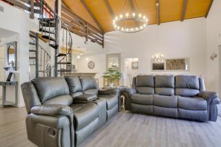 3 Mi to Slopes! Big Bear Mtn Getaway with Hot Tub - 4