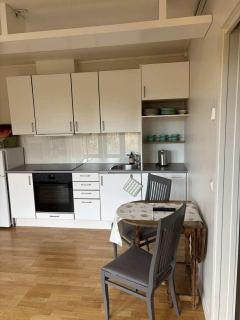 Apartment with private entrance free parking - 0