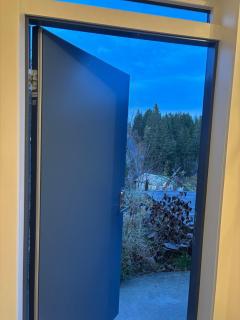 Apartment with private entrance free parking - 9