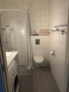 Apartment with private entrance free parking - 1