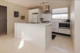 City Sails - 3 BR townhouse in central New Plymouth - 2