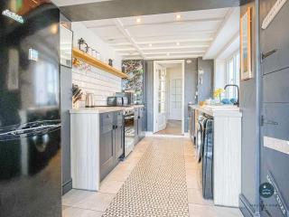 Harvest Moon - cottage close to harbour - 2