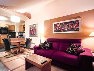 Beautiful one-bedroom apartment with fireplace and stunning views - 4