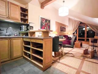 Beautiful one-bedroom apartment with fireplace and stunning views - 0