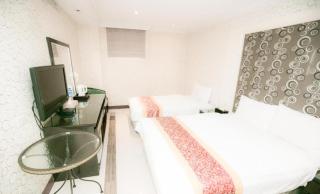 Two Chung Hotel - 2