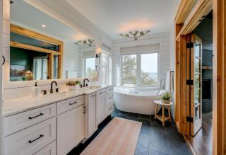 Stylish Seattle farmhouse plus Bonus suite and amazing views - Seattle - 2
