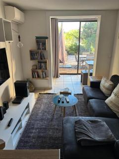 Logement entier T2 climatisé, parking gratuit, jardin, plage à 2min à pied - 4