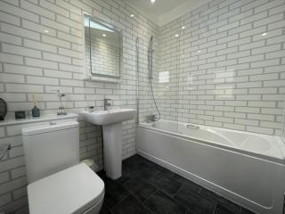 Restful Harbourside Apartment with Garden - 6