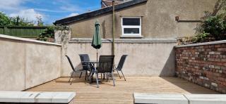 Restful Harbourside Apartment with Garden - 5