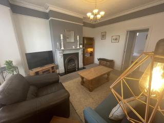 Restful Harbourside Apartment with Garden - 3