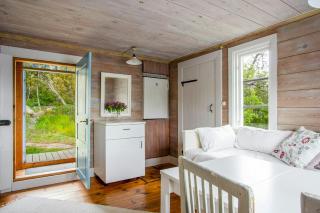 Archipelago Cottage With Private Pier In Tjust - 0