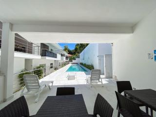 Apto Térreo com 2 quartos (ambos com ar split), sendo 1 suíte, internet privativa 300MBPS, no Residencial Vila Regina, condominio com piscina e área gourmet bem próximo a praia de Taperapuã - 4