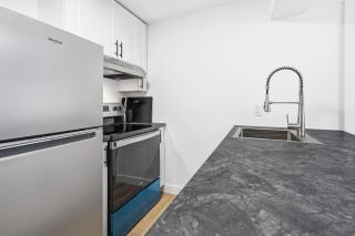 Modern Apartment Near Downtown Ottawa - 9