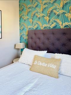 HAPPY PLACE mit Sonnen-Balkon und Stellplatz nur 400 m zum Strand - 9