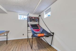 6BD Near DT - BBQ Grill, Games & Football Fun - Arvada - 9