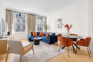 Elegant Kensington Flat with Designer Interiors - 0