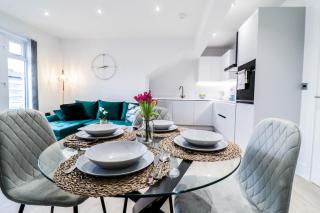 The Booker Retreat - Bright 1BR Top Floor Apt with Free Secure Underground Parking - 8