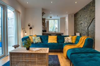 Stylish 4-Bedroom Townhouse with Private Rooftop Terrace - 9